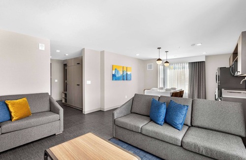 Southeast Colorado Springs Hotel | Homewood Suites By Hilton Colorado Springs Airport, Co