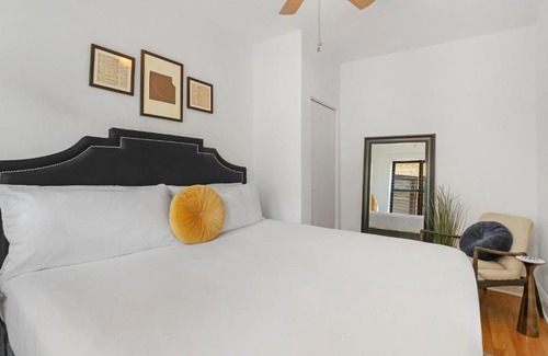 Lake View East Apartamento | Homey 2BR Unit in Boystown, Steps from Everything - Stratford 2N 3N rep
