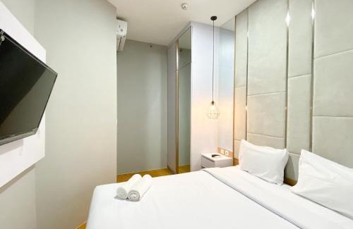 Cikarang Apartamento | Homey and Minimalist 1BR Vasanta Innopark Apartment By Travelio