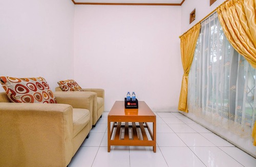 Caringin Apartamento | Homey And Simply Studio At Graha Wishnu Guest House