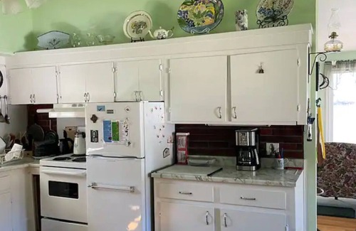Boularderie Cabaña | Homey cottage on Great Bras d'Or Lake.