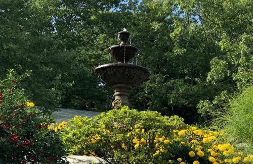 Lincolnville Casa | Homey Four-Person Room in a Gorgeous Bed and Breakfast near Camden, Maine