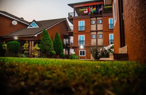 Kumasi Hotel | Homey Lodge