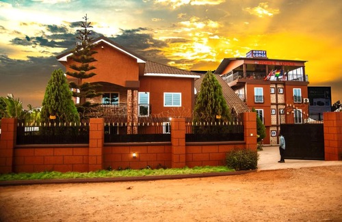 Kumasi Hotel | Homey Lodge