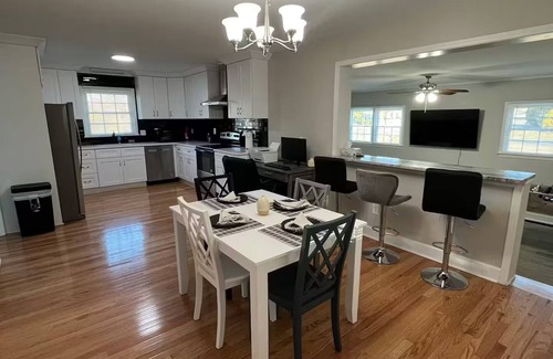 Burlington Casa | Homey Maple