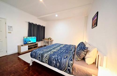 Ploenchit Casa | homey stay and cafe by hematoa
