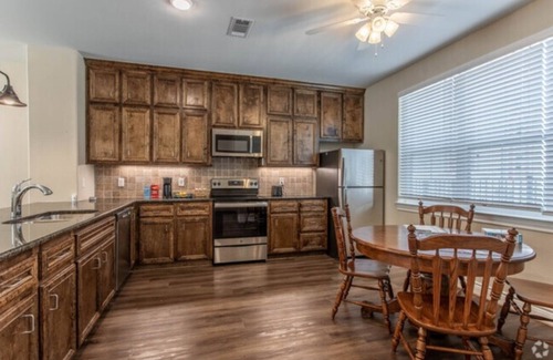 Huntsville Apartamento | Homey townhome perfect for traveling individuals looking for short-term leases