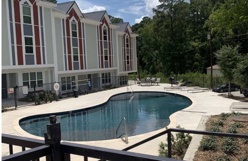 Huntsville Apartamento | Homey townhome perfect for traveling individuals looking for short-term leases