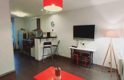 Saint-Fons Apartamento | HOMEYPIC T3 en rez de jardin proche de Lyon