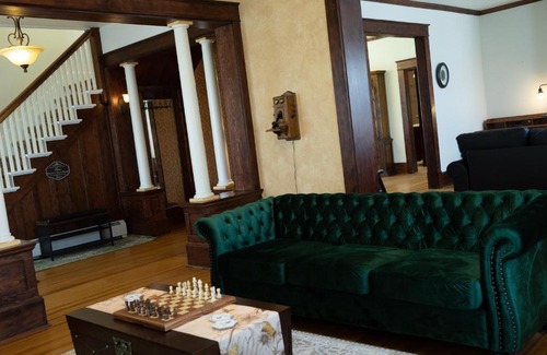 Monte Vista Casa | Honey Bee Manor in Monte Vista