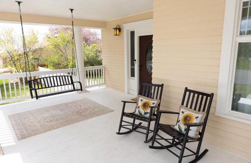 Monte Vista Casa | Honey Bee Manor in Monte Vista