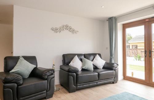 Axminster Casa | Honey Bee Retreat