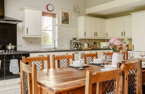 Llanfyrnach Casa | Honey Coach House - Wellstone