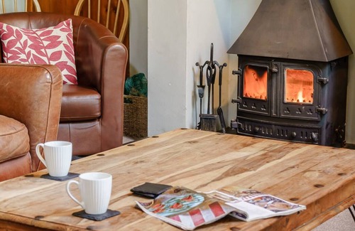 Llanfyrnach Casa | Honey Coach House - Wellstone
