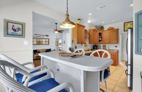 Fischer Casa | Honey's Lake House I Canyon Lake, hot tub