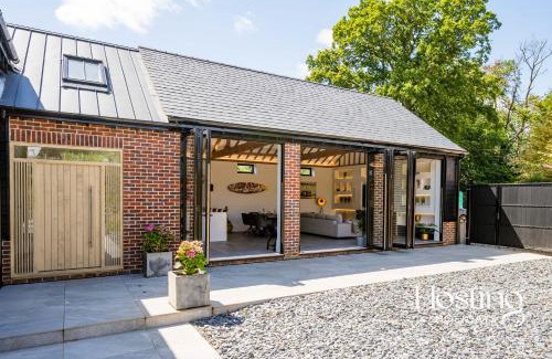 Tring Casa | Honeybee Barn - Stunning 4-Bed Rural Paradise