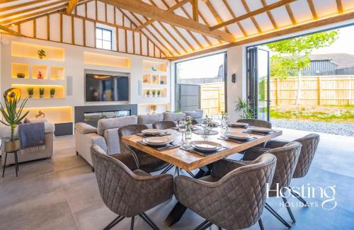 Tring Casa | Honeybee Barn - Stunning 4-Bed Rural Paradise