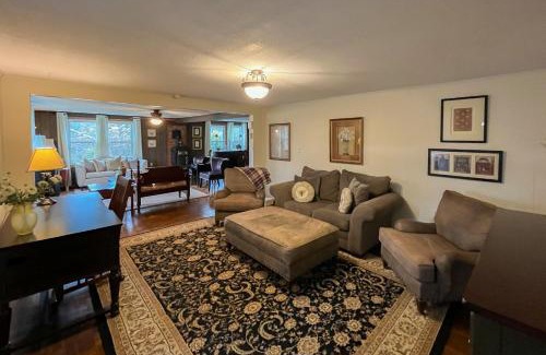 Horse Shoe Casa | Honeybee Hideout