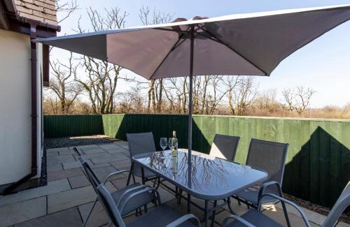 Kilgetty Casa | Honeyfield Lodge - Spacious Cottage Rural Views