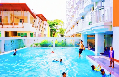 Silang Junction South Condominio | Casa-J ♣ 1BR ❤️HoneyLove ★ Gratis: Netflix, Piscina, Estacionamiento, Wifi