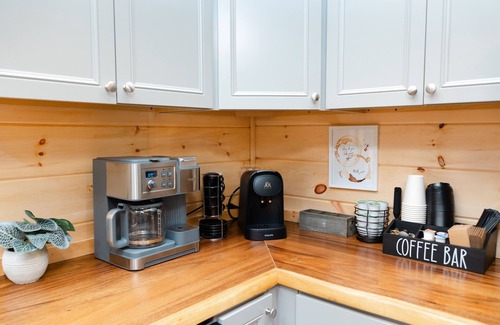 Sevierville Cabina | Honeymoon escape! Hot Tub and King bed