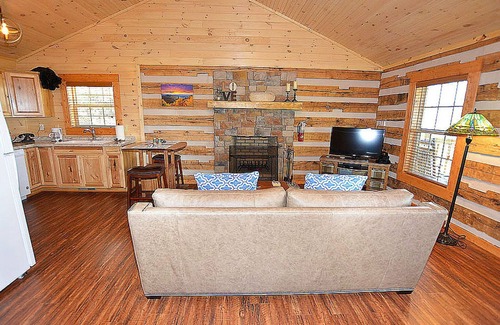 Gatlinburg Cabina | HIDEAWAY LUNA DE MIEL - CABINA DE REGISTRO ANTIGUA ROMANTICA CERCA DE TODO !!!