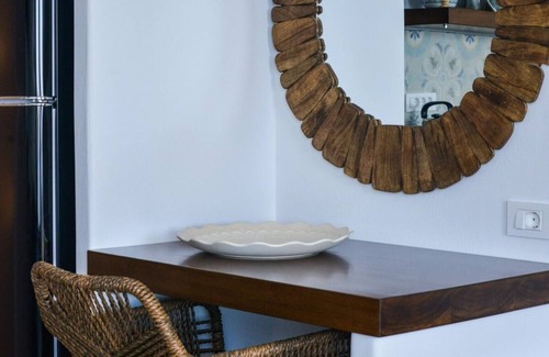Tripiti Casa | honeymoon klima suite