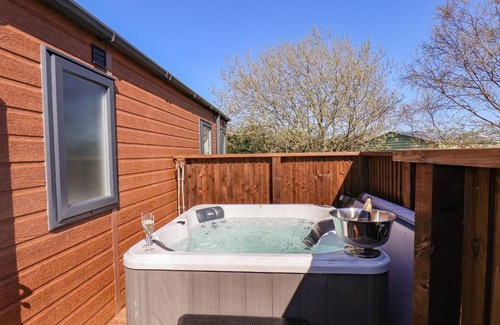 Runswick Bay Casa | Honeysuckle Lodge