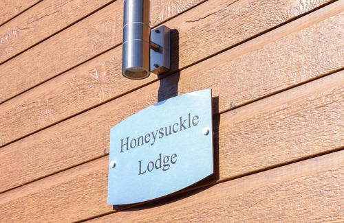 Runswick Bay Casa | Honeysuckle Lodge