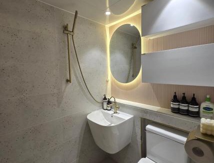 Seogyo-dong Cama Y Desayuno | Hongdae House- 3mins to Hongdae Station