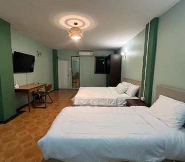 South Pattaya Hotel | Hongheng Beach Residence - Walk to Jomtien & Night Market !