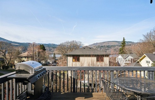 Hood River Casa | Hood Haven ~ Cozy 2-bedroom house in charming Downtown Hood River