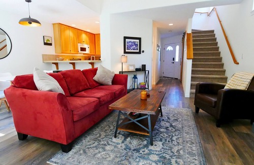 Hood River Casa | Hood River Contemporary Townhome