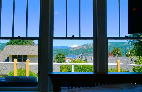 Hood River Casa | Hood River Enchanting Cottage