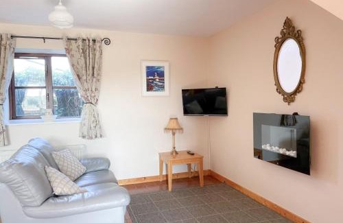 Kilmore Casa | Hook Holiday Cottage Kimore by Trident Holiday Homes