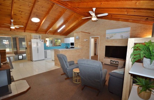 Kalbarri Casa | Hook, Wine and Sinker