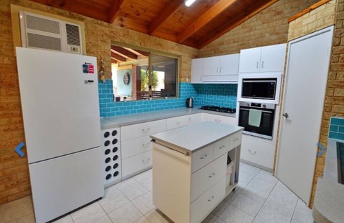 Kalbarri Casa | Hook, Wine and Sinker