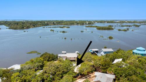 Cedar Key Casa | Hook, Wine and Sinker Cottage