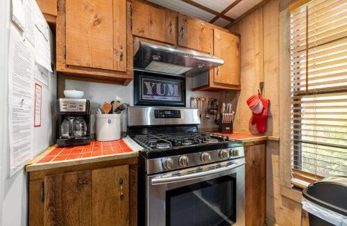 Cedar Key Casa | Hook, Wine and Sinker Cottage