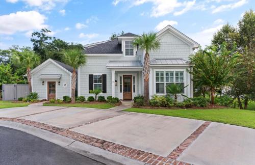 Saint Simons Island Casa | Hook, Wine & Sinker - 20 Couper Place