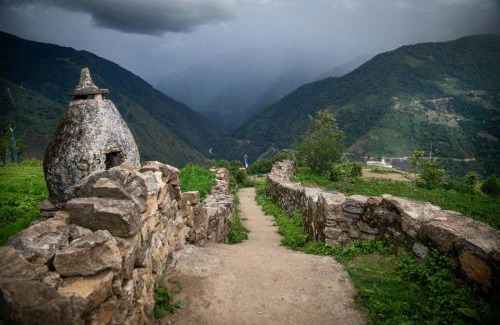 Along Casa | Hoongla Inn - Homestay in Lumla Tawang