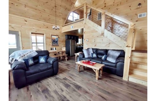 Cosby Cabina | Hoot Haus New Cabin-Mtn Views from Valley-Mesmerizing
