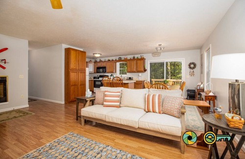 Mount Jackson Cabina | Hoover's Hideaway | Woodland views & firepit | Bryce Resort