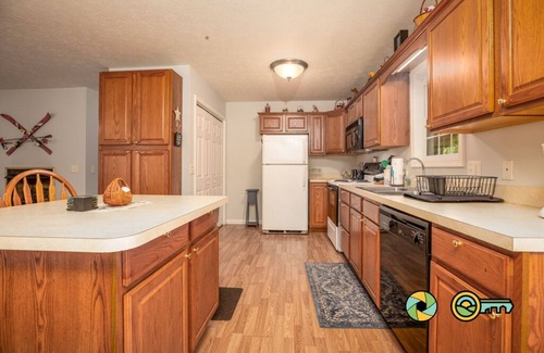 Mount Jackson Cabina | Hoover's Hideaway | Woodland views & firepit | Bryce Resort