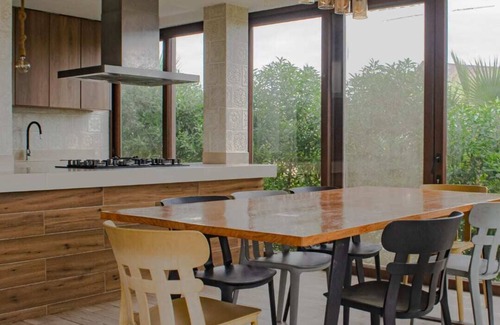 Ica Villa | HOP BALI exclusiva laguna y playa en Chincha