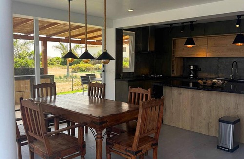 Ica Casa | Hop Honolulu Exclusiva Oasis y Playa en Chincha