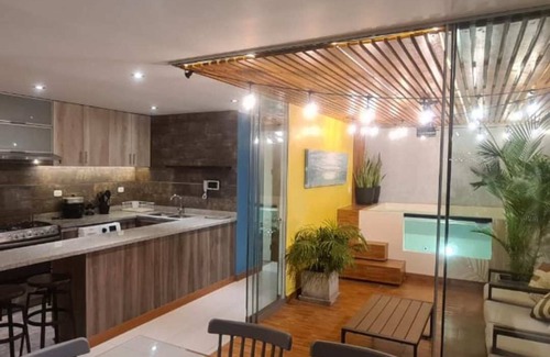 Ica Apartamento | HOP SAHARA Summary: U