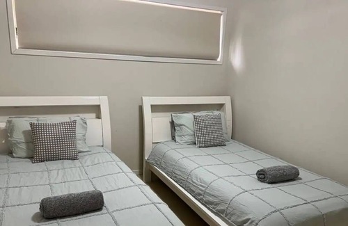 Biggera Waters Casa | Hop, Skip An Jump 2 Harbour Town