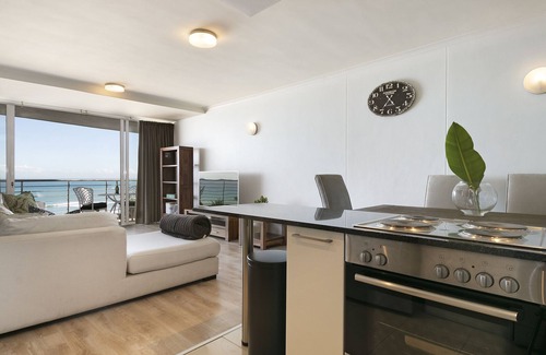 Bloubergstrand Apartamento | Horizon Bay 902 Beachfront APT with full Inverter by HMH