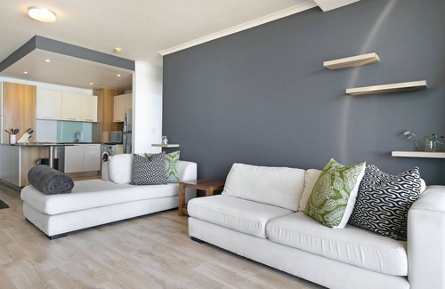 Bloubergstrand Apartamento | Horizon Bay 902 Beachfront APT with full Inverter by HMH